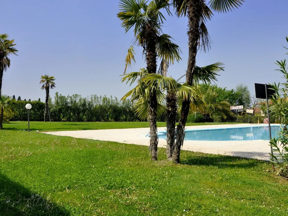 Holiday Home with Nicely Decorated Interior near Lake Garda