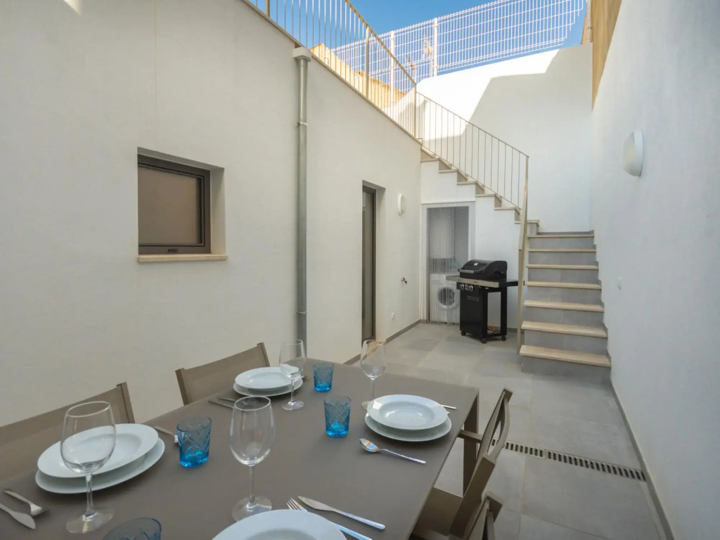 Mediterranean style townhouse 200 meters from the sea
