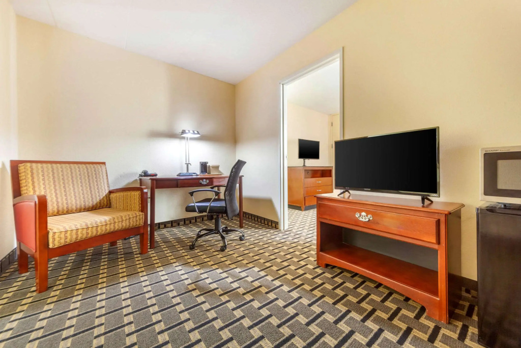 Econo Lodge Inn & Suites Brookings