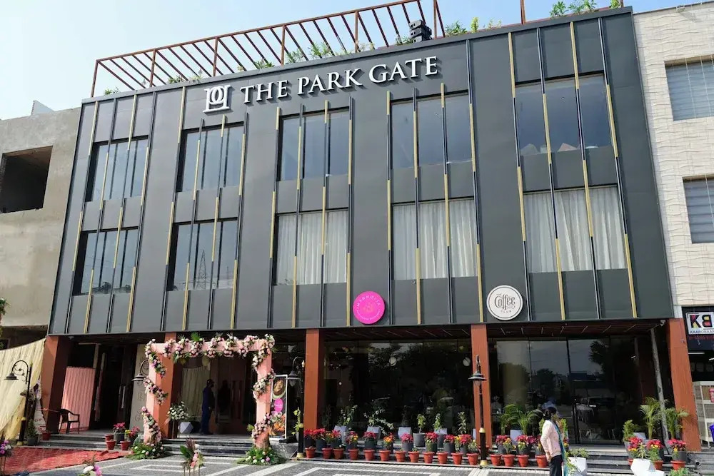 THE PARK GATE