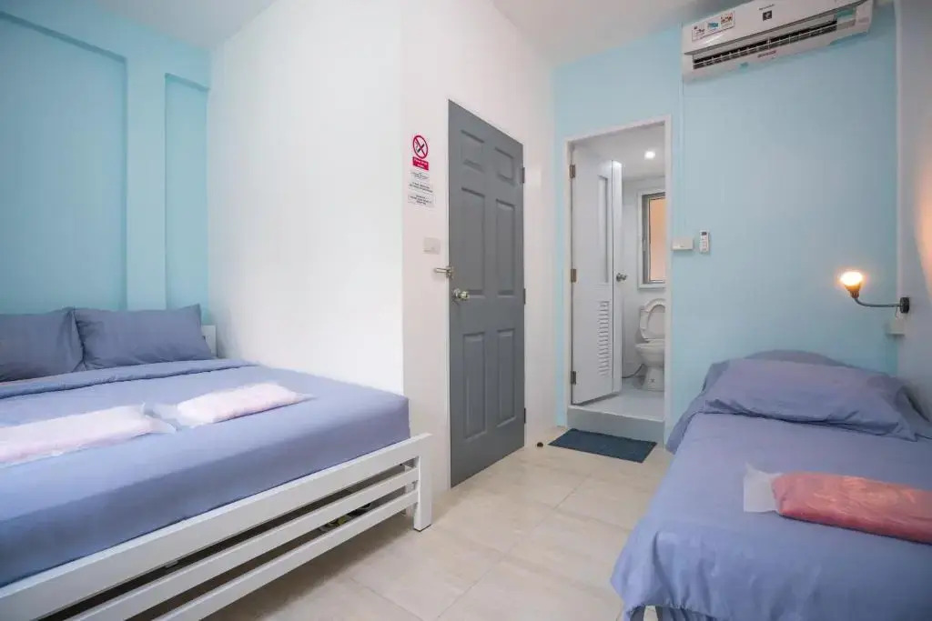 D-hub Hostel