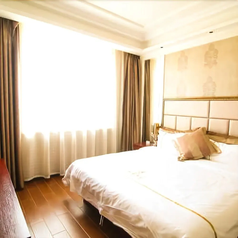 Seasons Garden Hotel