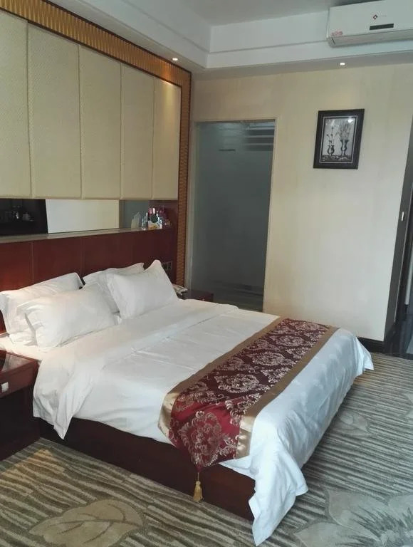Spring Bay Hotel