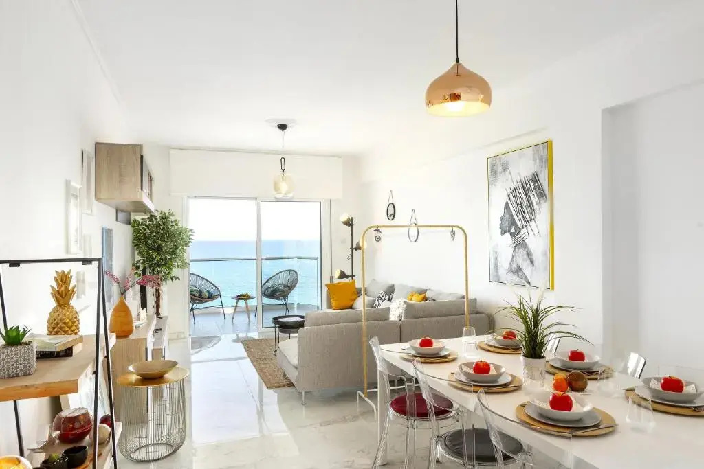 Lovely 3-bedroom apartment in Prokymea court