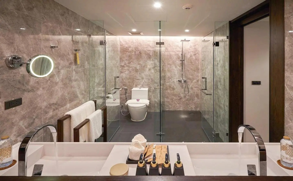 Khanom Beach Resort And Spa