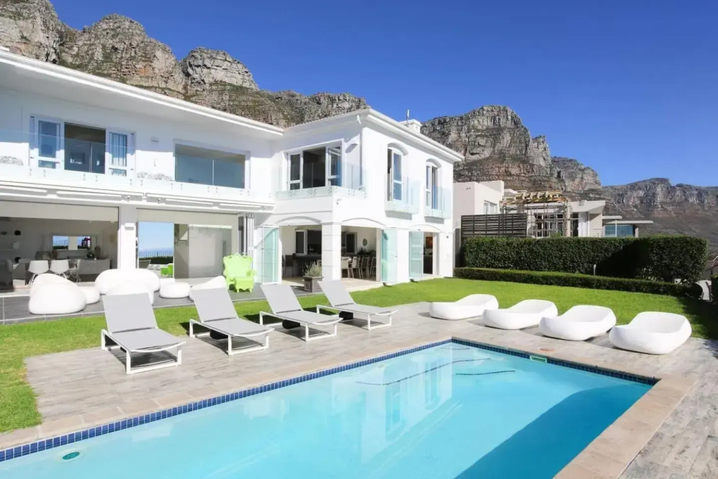 34 Theresa Avenue - Spectacular Villa with Panoramic Views
