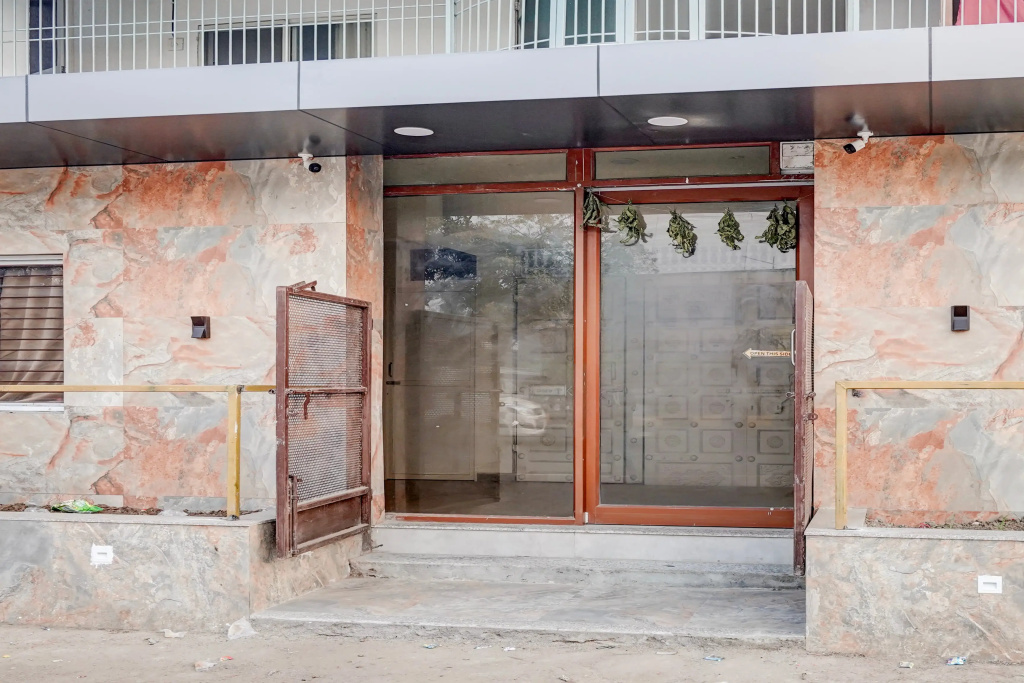 Collection O Vadodara Airport Formerly Milan Party Hall