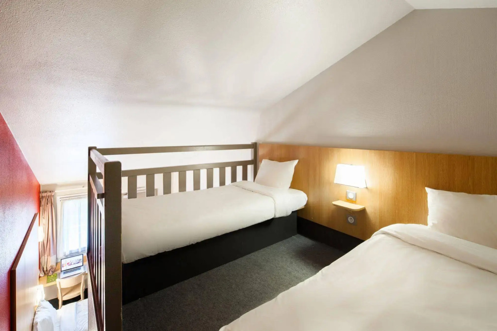 B&B HOTEL Amiens Longueau