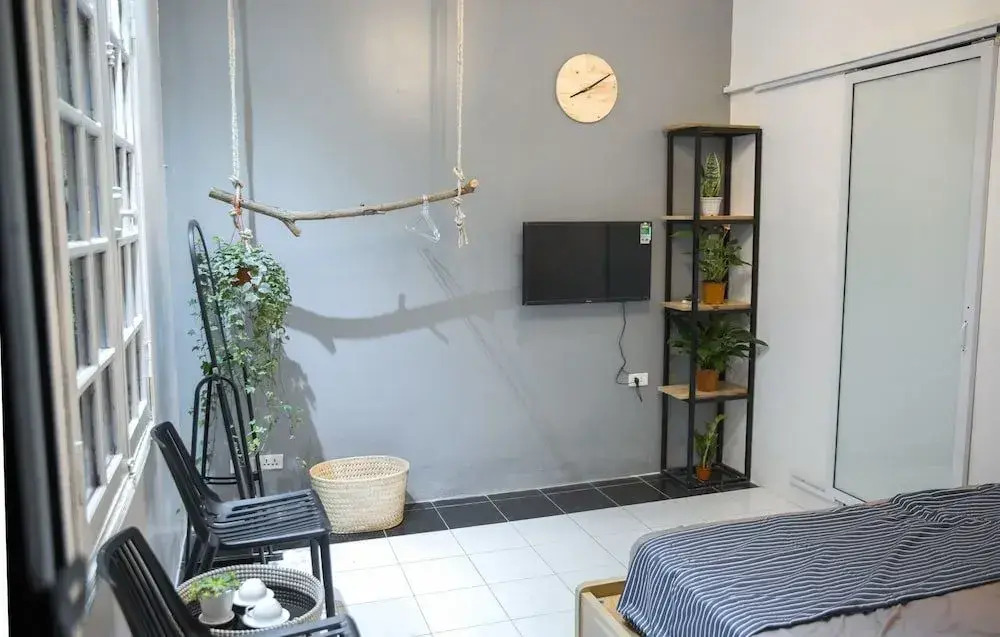 Liiight Homestay