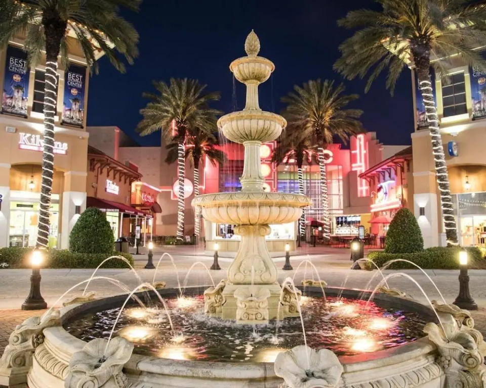 Crystal Village, Unit 20A