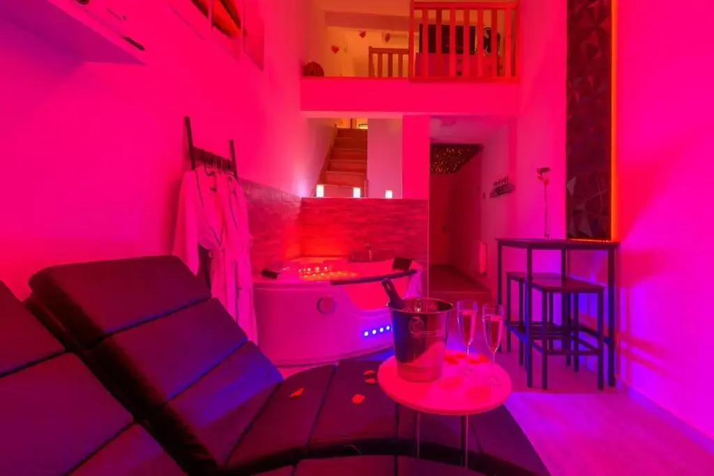 Love Room - Suite romantique avec spa privatif