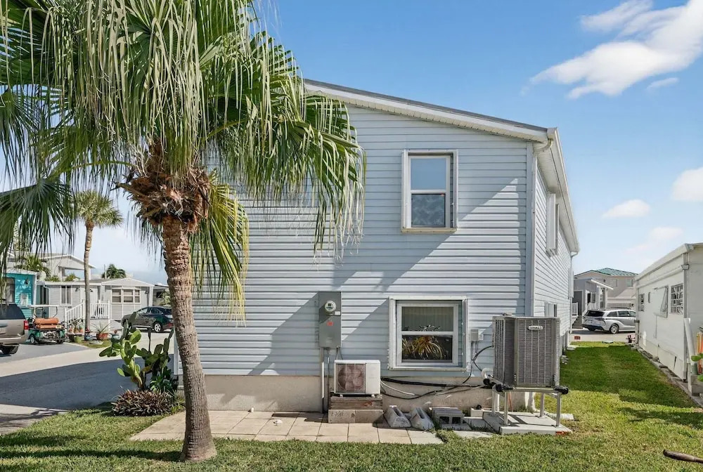Beachbound 2BR Apt 1282