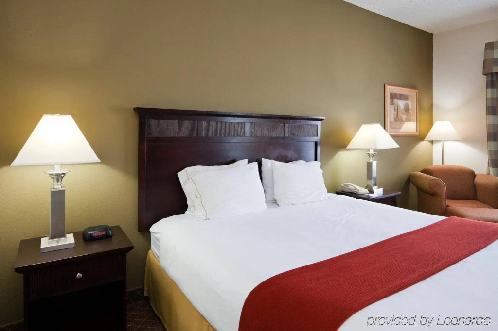 Holiday Inn Express Hotel & Suites- Gadsden by IHG