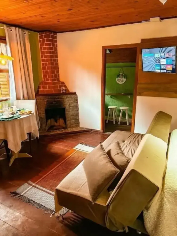 Chalé com hidro e café da manhã