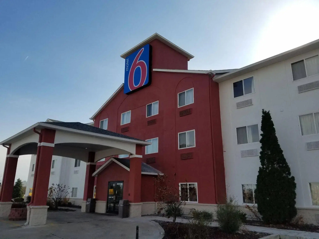 Motel 6-Indianapolis, IN - Southport