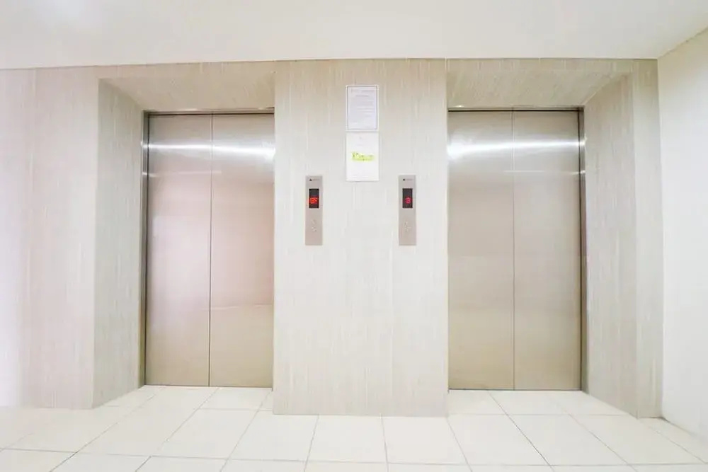 RedDoorz Apartment near Bundaran Satelit Surabaya 2