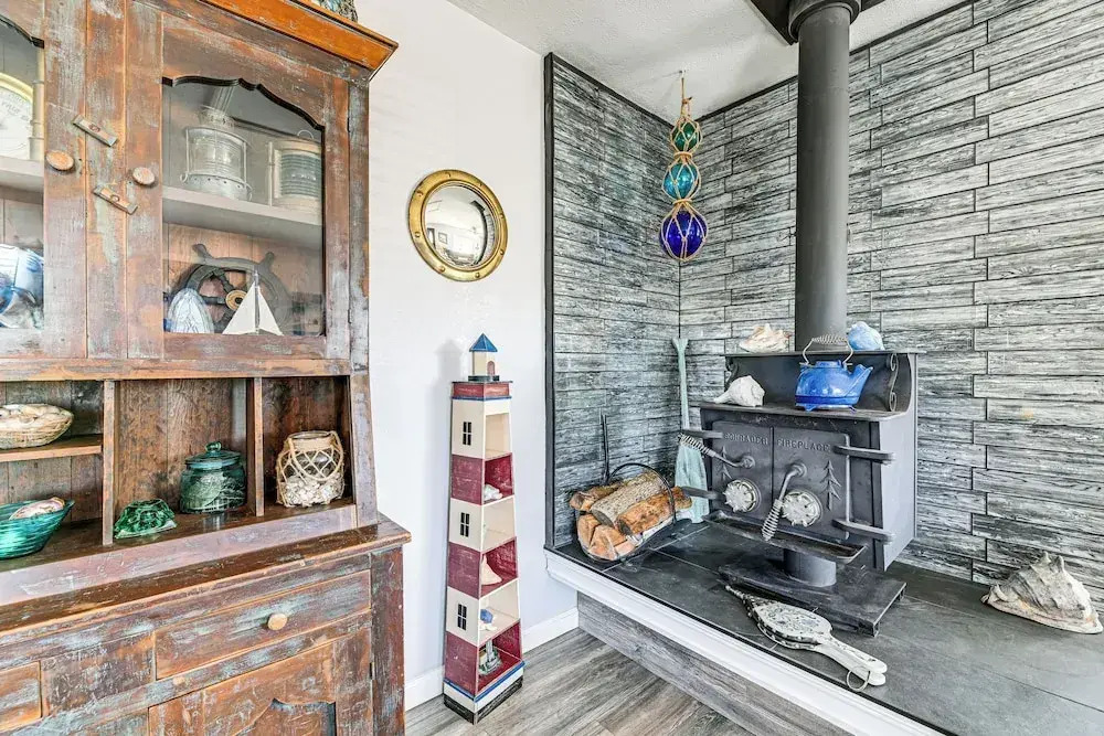 Updated Home 2 Mi to Beach in Crescent City!
