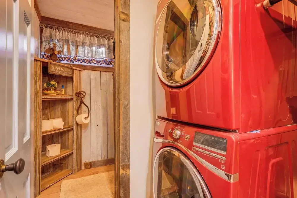 Pet-friendly Wimberley Cabin w/ Fire Pit & Hot Tub