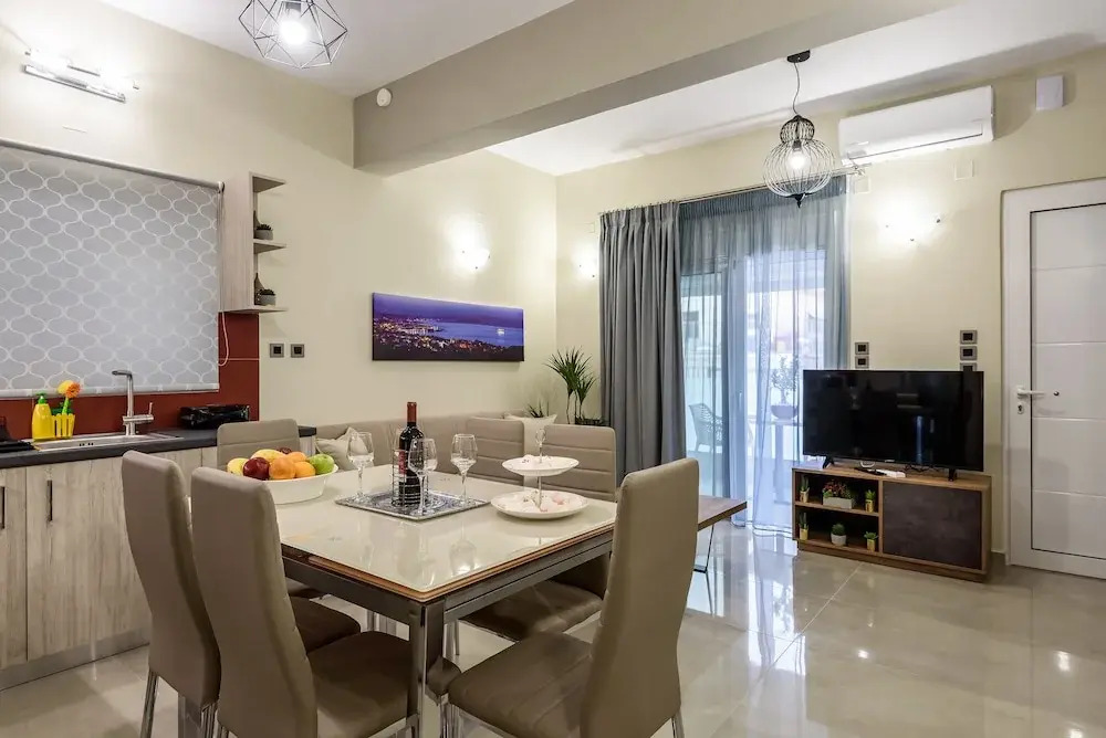 Giannas apartment 'SUPERB SPOT'
