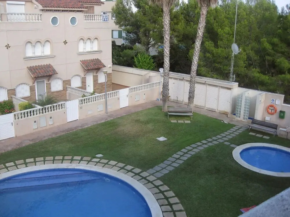 Lovely Holiday Home in Fràncas with Hot Tub