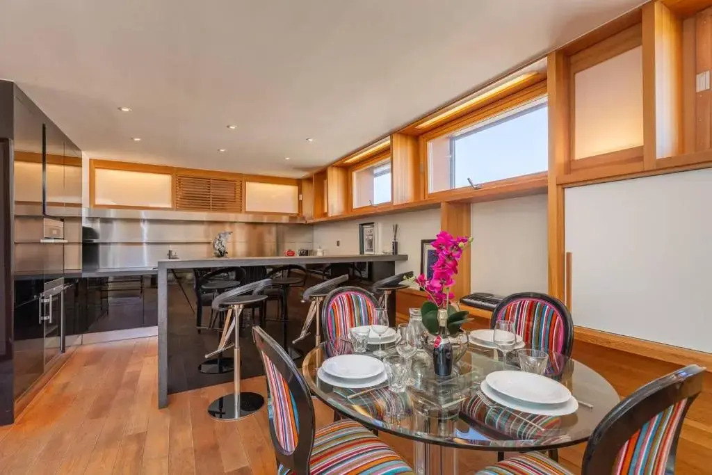 2BD Modern Apartment in Geneva Center with Rooftop by GuestLee
