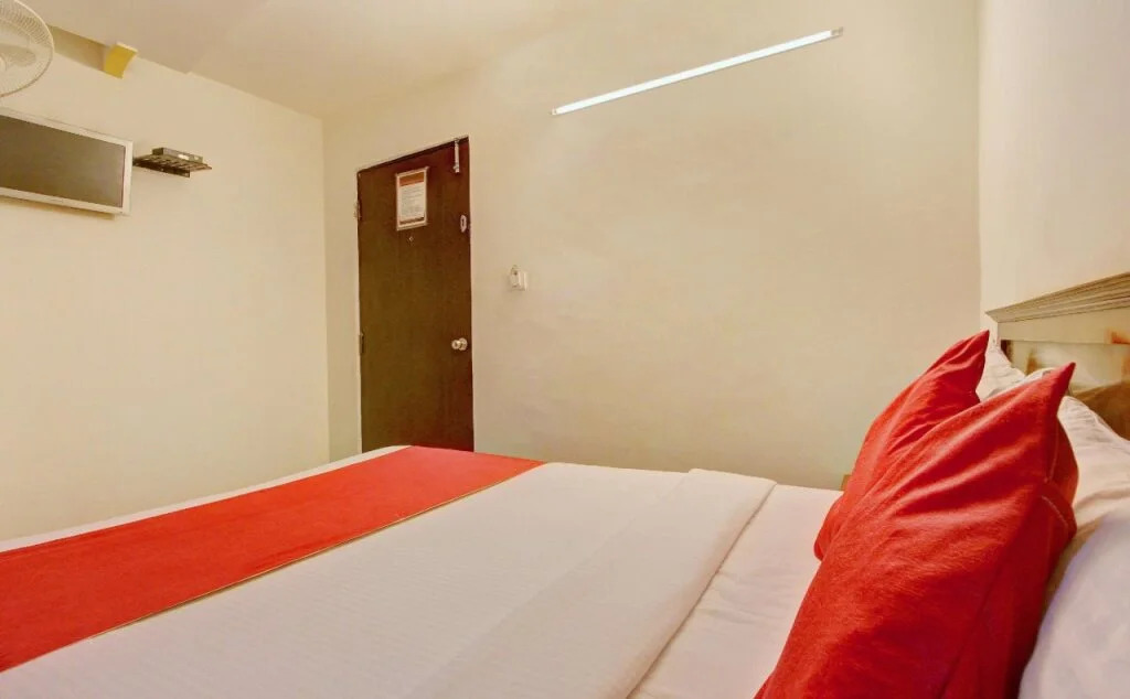 Sri Sai Inn by OYO Rooms