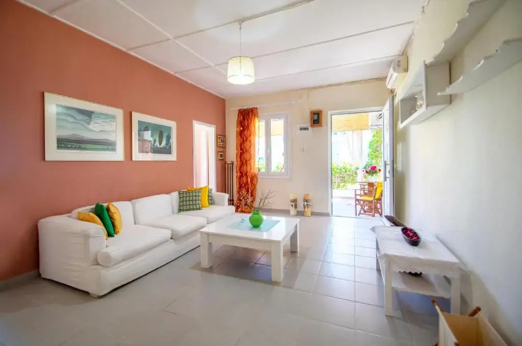 Dora's Tsilivi Beach House A by "elite"