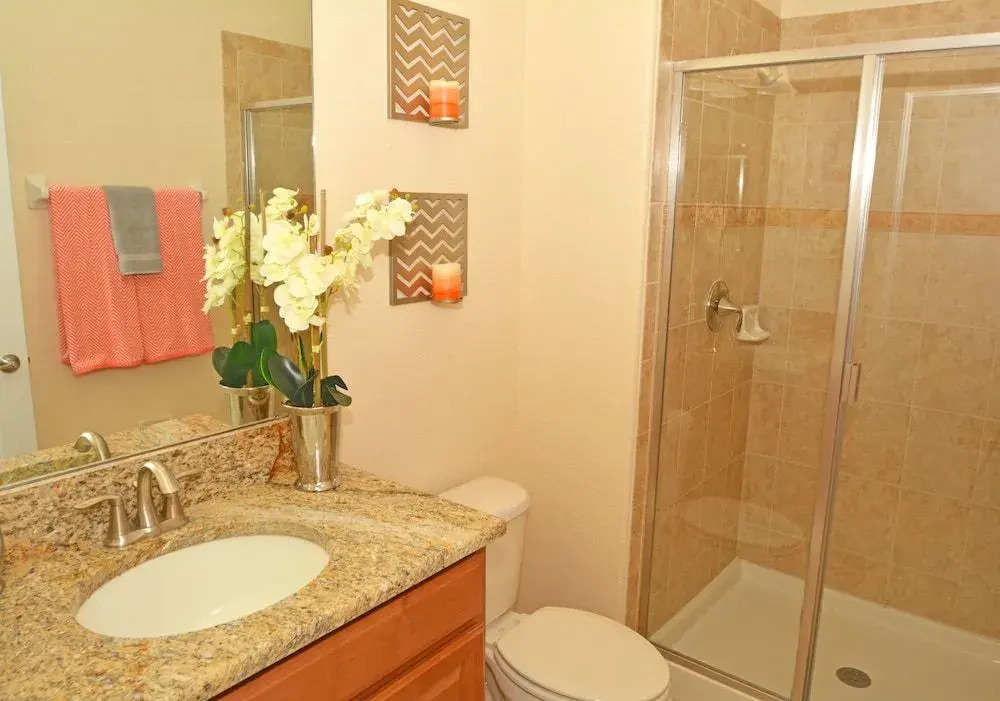 2971BP Posh Palace 4 Br home by RedAwning