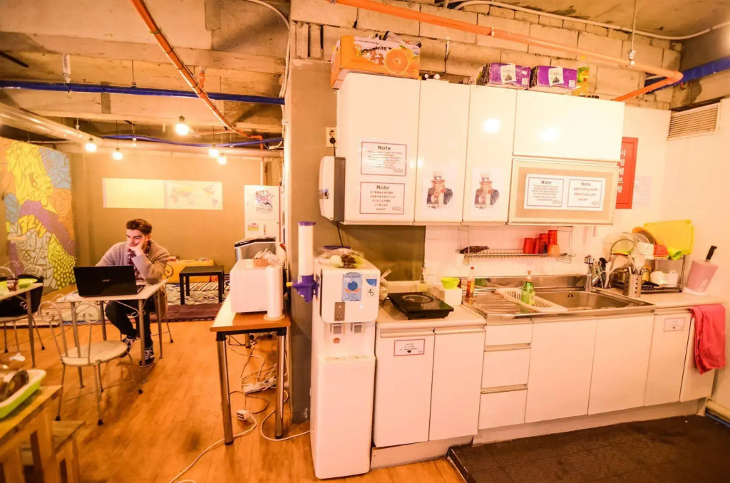 Kimchee Sinchon Guesthouse