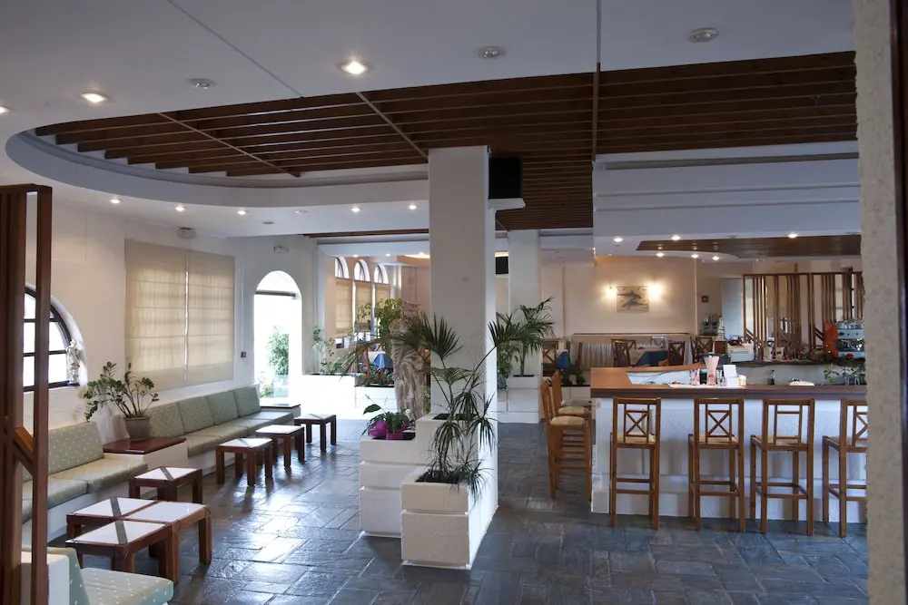 Albatross Hotel