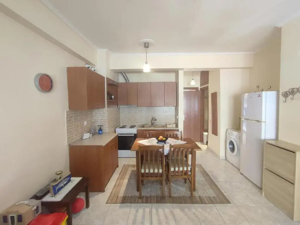 Dreamy 2 bedroom condo with free parking