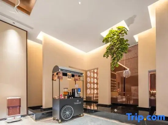 Maison New Century Hotel Hangzhou Bay (in Geely Giehow Plaza)