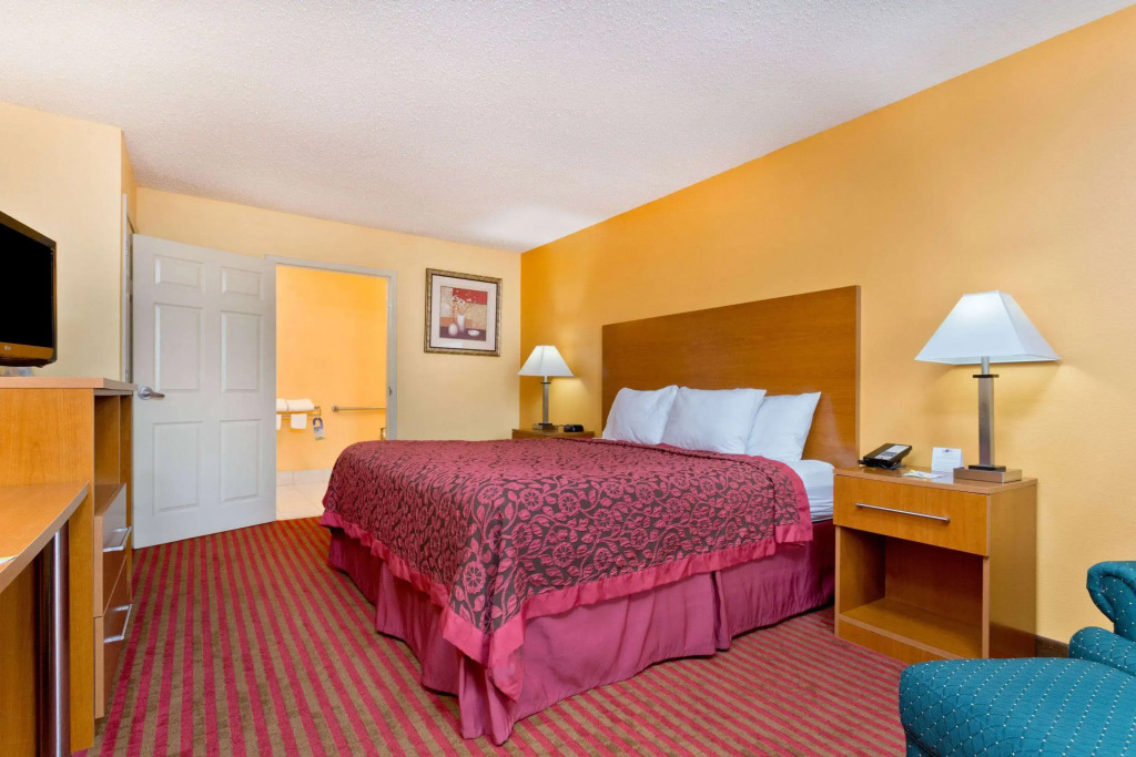 Days Inn by Wyndham Franklin