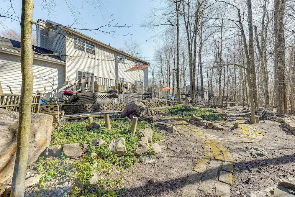 Tobyhanna Home w/ Fire Pit: 1 Mi to Lake Carobeth!