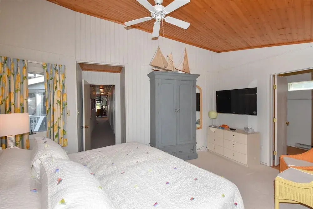 Ocean Village D40 Sandpiper by Long & Foster