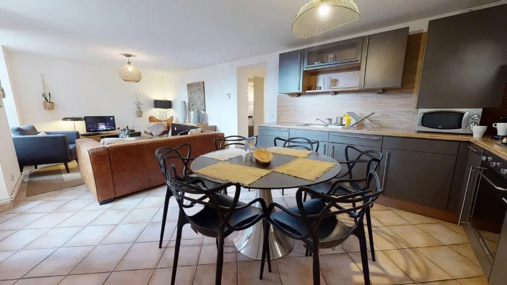 Sous les Tilleuls PARKING HYPERCENTRE 4-6 Personnes