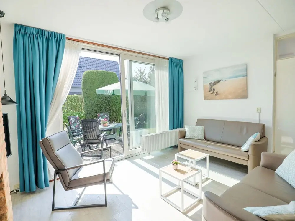 Well Equipped Holiday Home in Nieuwvliet Near the Beach