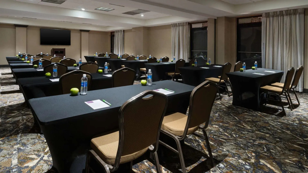 Hyatt Place Fort Lauderdale Cruise Port & Convention Center - Newly Renovated