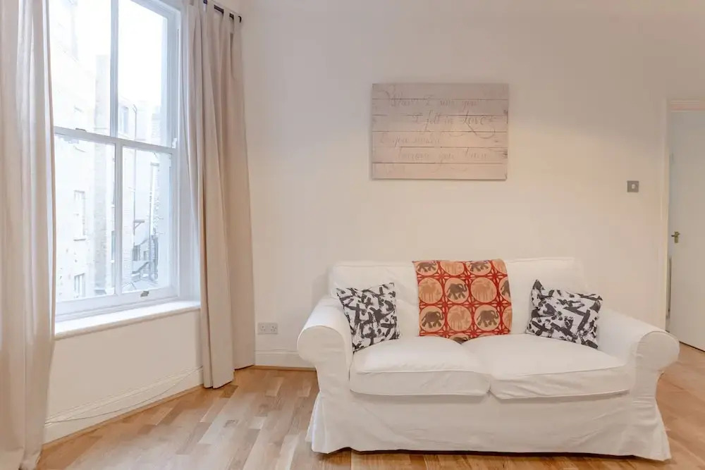 Charming 2 Bedroom Property in Clapham