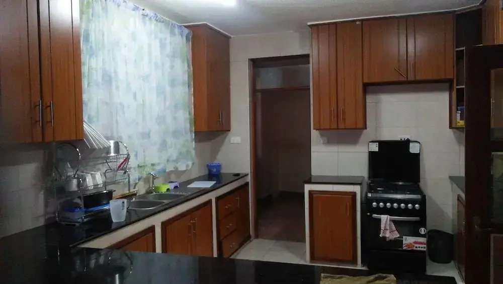 Esao Airport Suites