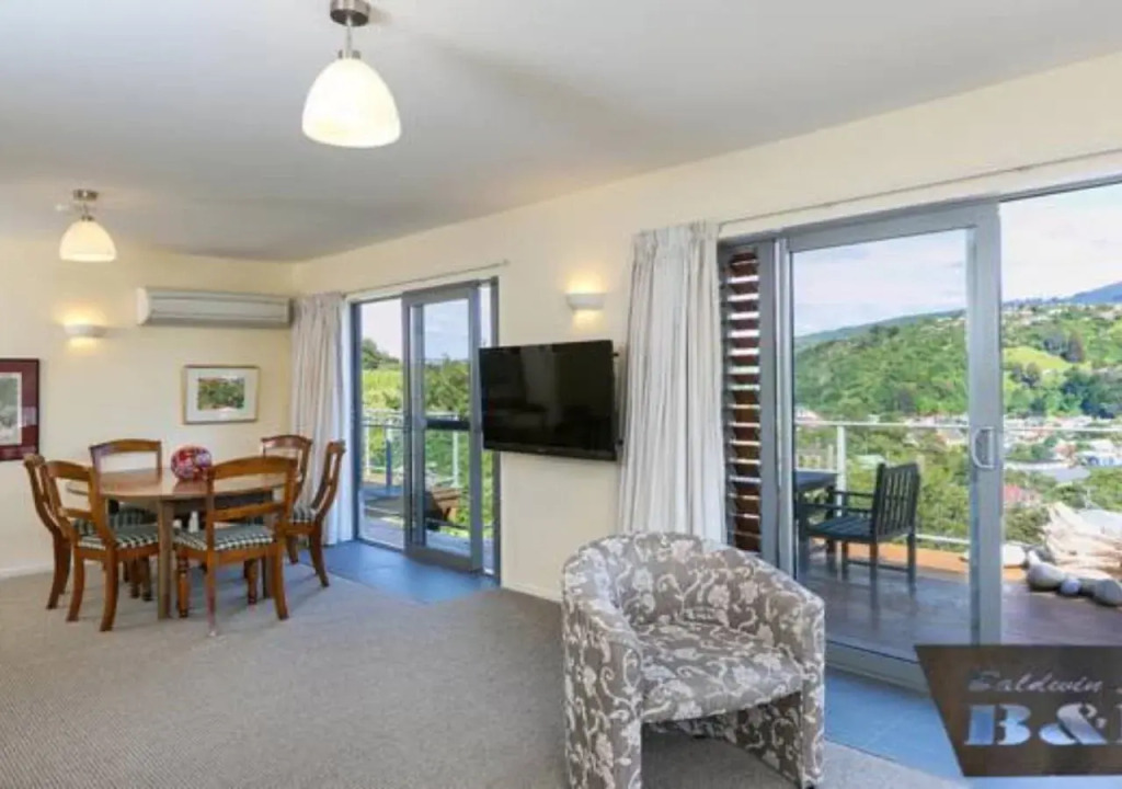 Baldwin Street BNB