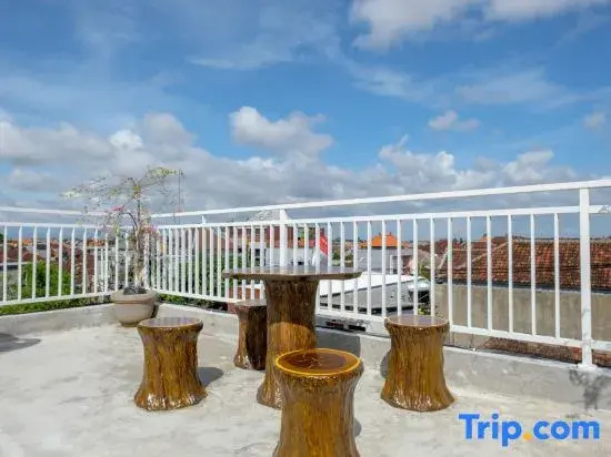 Urbanview Hotel Arta Guna Casa