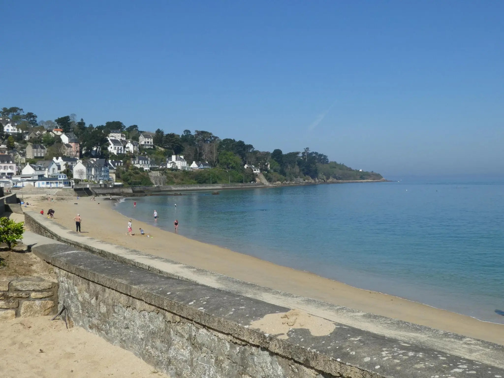 Duplex apartment in a prime seafront location, Treboul, Douarnenez