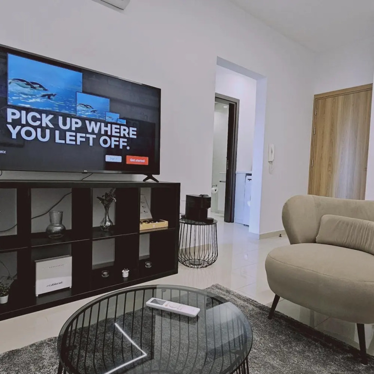 104 NIC - 402 Stay Cosmo City Suite