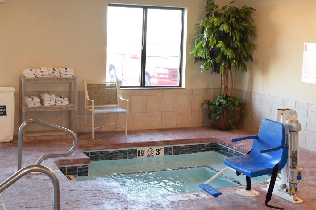 Holiday Inn Express Pratt by IHG