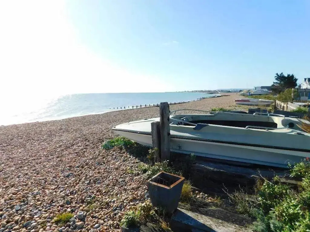 Beautiful 4 Bed Beach House