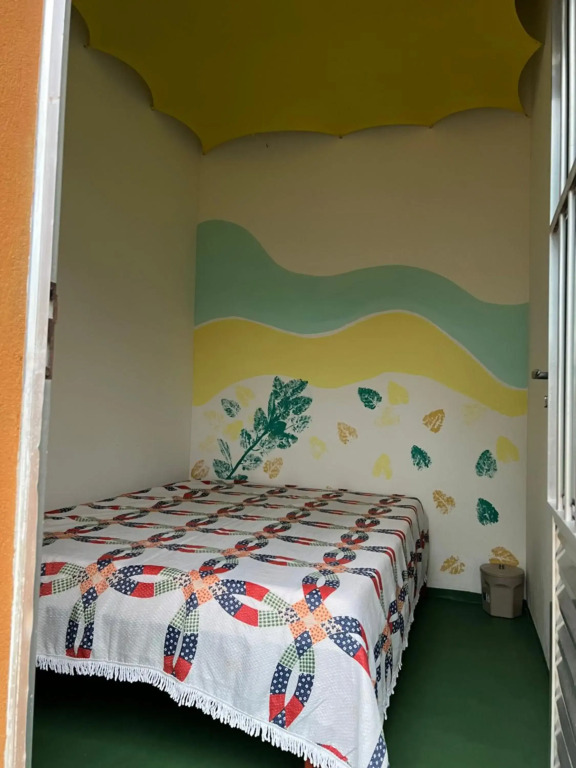 Aluguel de mini quartos e barracas no Perequê-açu de frente para o mar numero 1125