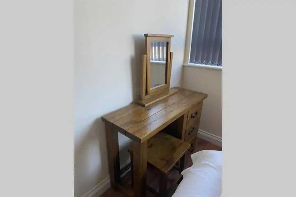 3 Bed Contemporary Crewe apartment