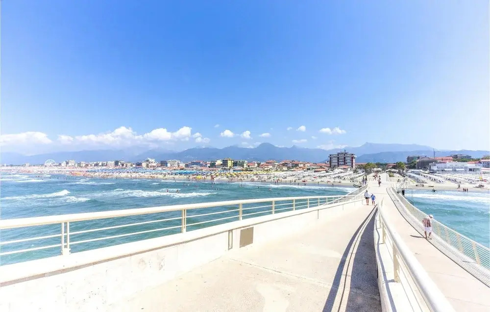 Stunning Home in Pietrasanta With 3 Bedrooms and Wifi