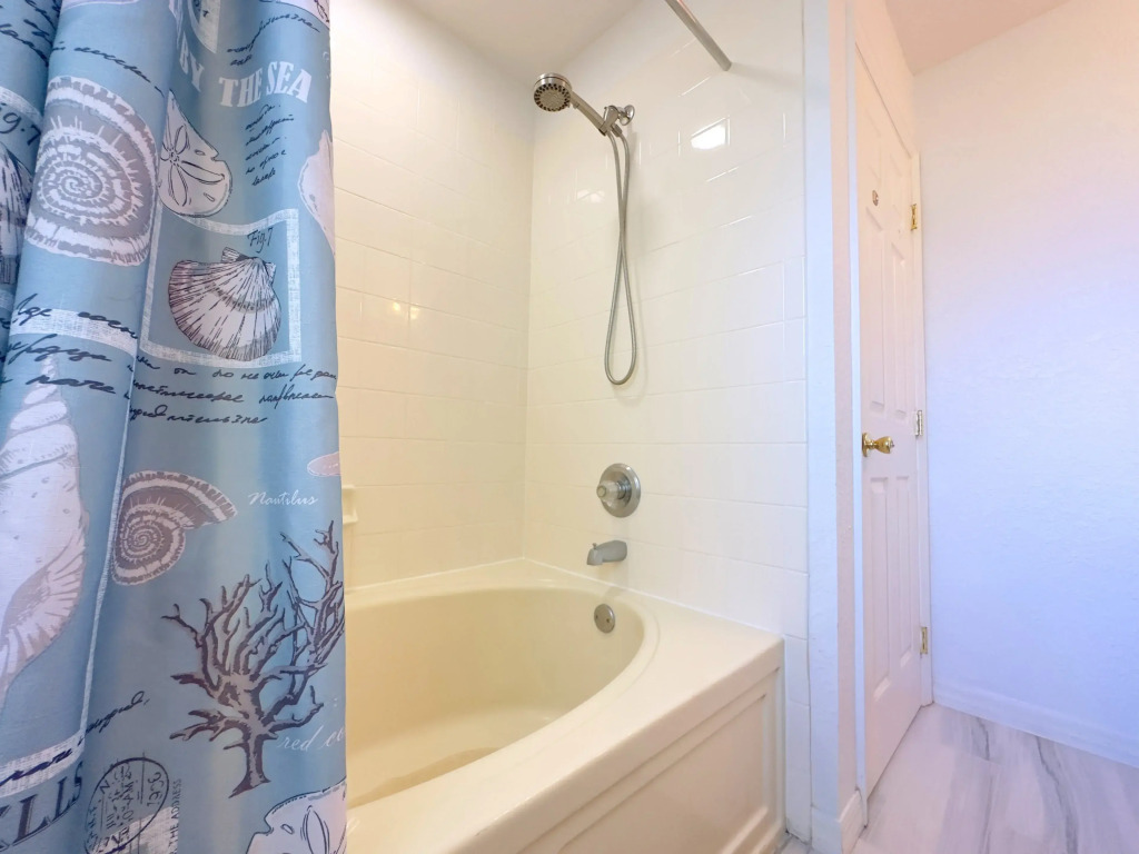 Luxury Home 4 Bd Minutes from Disney (1042), Davenport, US
